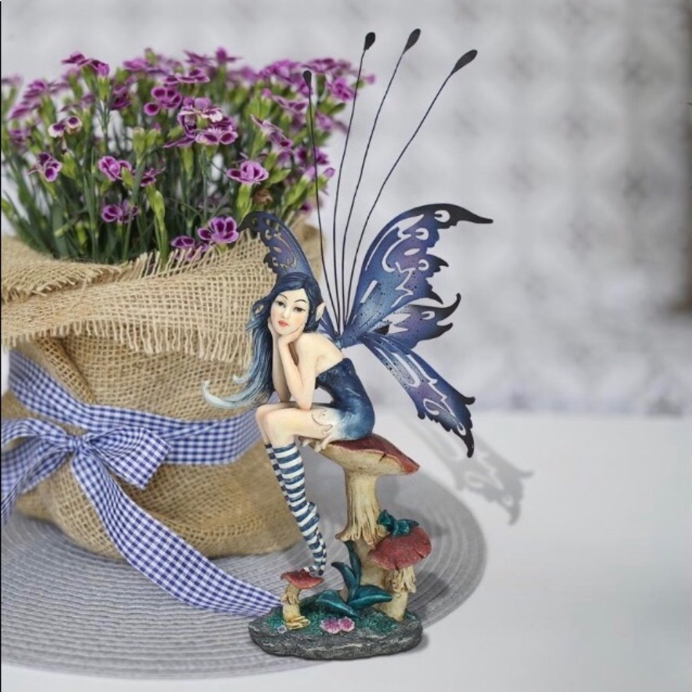 Collectible fairy sculpture